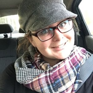 Meet your Posher, Danielle